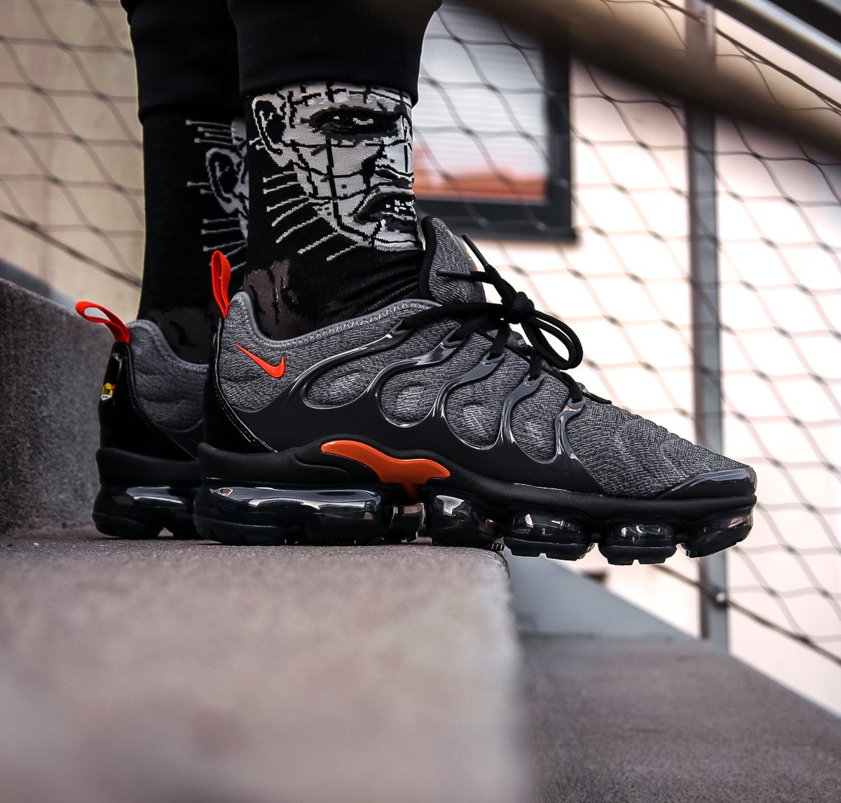 air vapormax plus cool grey team orange