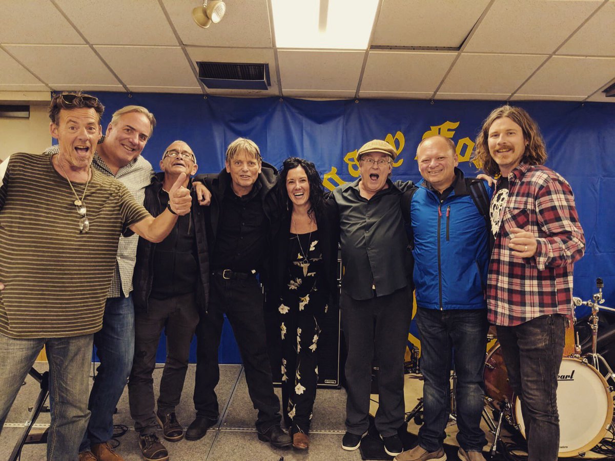 This was such a great night performing at The Calgary folk club with east coast legends Rawlins Cross