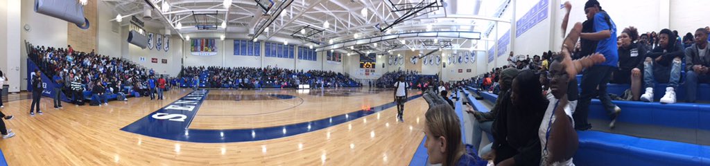 HewishNurse's tweet photo. Pep rally kick off! #shouldabeenasenator #homecoming2018 https://t.co/rMy8tR0YfW