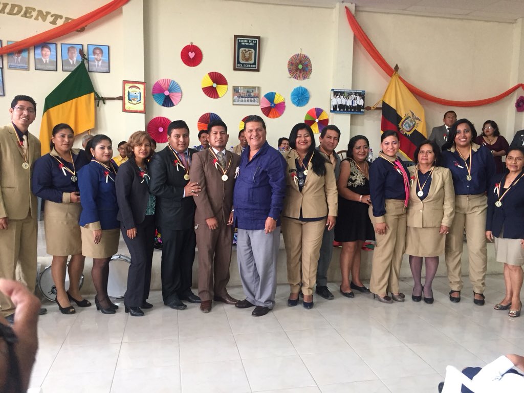 PicoPesantes's tweet photo. Con mucha alegría, compartimos con nuestros estudiantes, docentes y padres de familia de la EEB “Mercedes González de Moscoso” de la parroquia Chanduy. Seguimos trabajando por la Educación.
Vicente Pesantes. https://t.co/LaLTSOfwK9