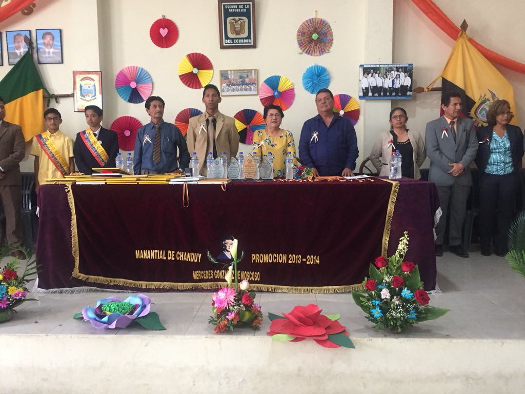 PicoPesantes's tweet photo. Con mucha alegría, compartimos con nuestros estudiantes, docentes y padres de familia de la EEB “Mercedes González de Moscoso” de la parroquia Chanduy. Seguimos trabajando por la Educación.
Vicente Pesantes. https://t.co/LaLTSOfwK9