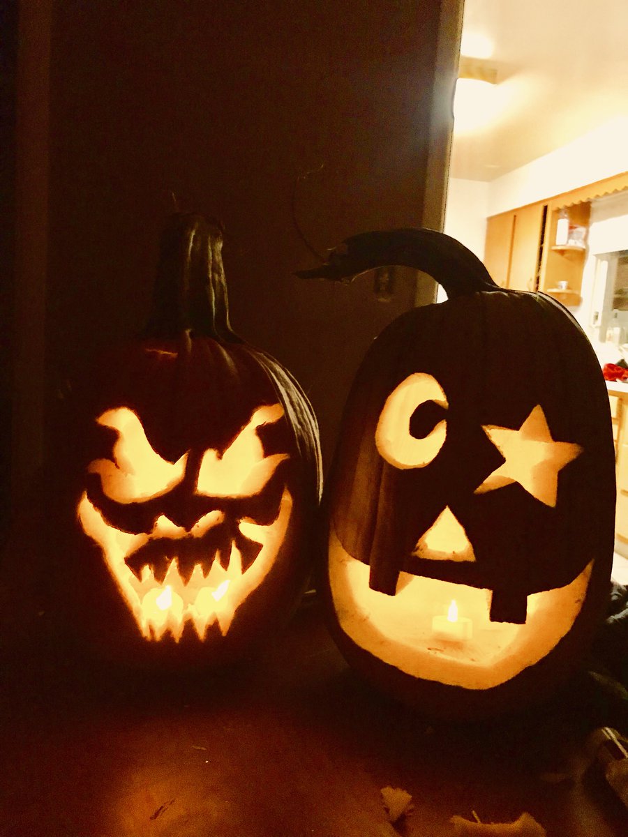PSmith3_'s tweet image. “Your pumpkin’s should be entered into a professional pumpkin carving contest!!” -Hammerquist 😎😂🎃