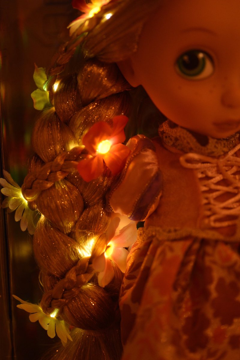 AurumUsagi's tweet image. And here&apos;s Animators&apos; SE Rapunzel gleaming and glowing like the precious flower she is.

Lens: Tamron SP 90mm f/2.8 1:1 172e 

#DisneyAnimatorsCollection #AnimatorsCollection #AnimatorsCollectionDolls #AnimatorsCollectionSpecialEdition #AnimatorsRapunzelSE