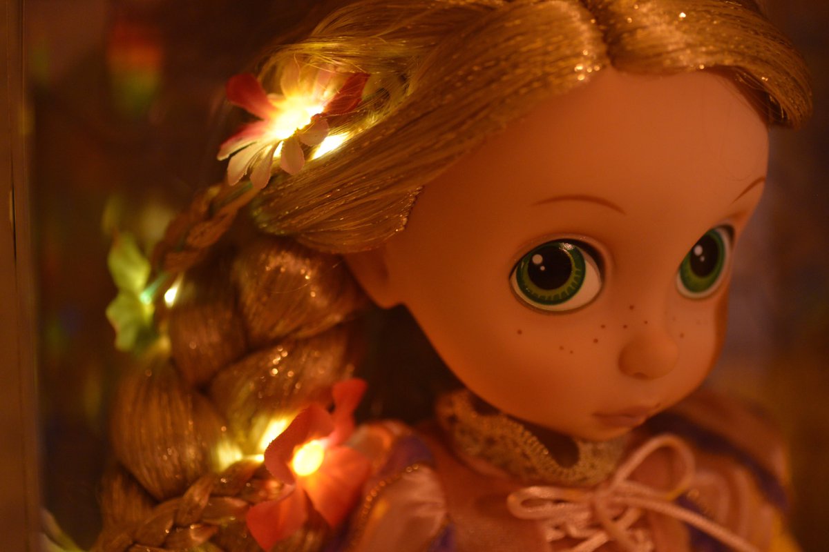 AurumUsagi's tweet image. And here&apos;s Animators&apos; SE Rapunzel gleaming and glowing like the precious flower she is.

Lens: Tamron SP 90mm f/2.8 1:1 172e 

#DisneyAnimatorsCollection #AnimatorsCollection #AnimatorsCollectionDolls #AnimatorsCollectionSpecialEdition #AnimatorsRapunzelSE