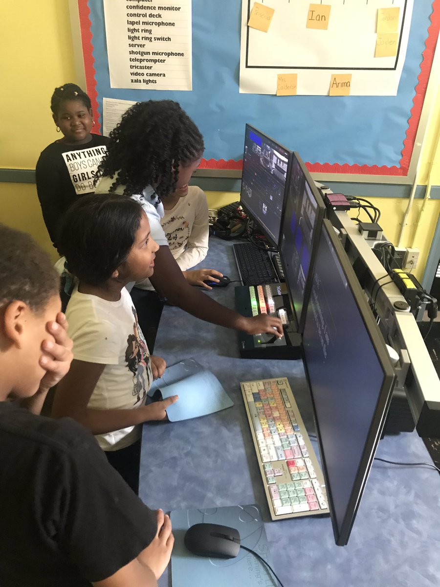 ps201tech's tweet photo. The 2018-19 Broadcadst Team has officially begun training! @MagnetSchlsMSA  @SmartLab_tweets @PS201QSTEAM https://t.co/WByxzCWoWy