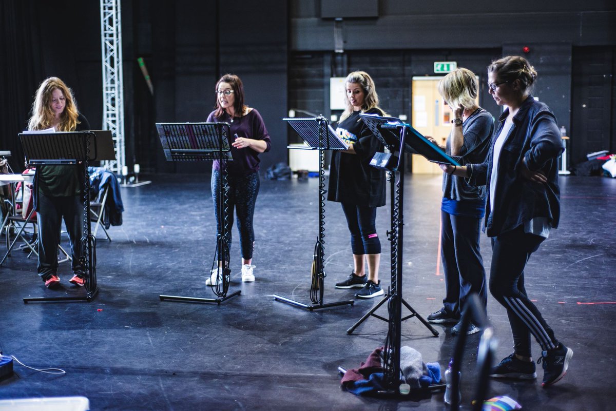TheatrCymru's tweet photo. Mae caneuon gan @bethanmarlow a Rhys Taylor yn ein cynhyrchiad nesaf, #Nyrsys
Ar daith 6 Tach - 8 Rhag. Mwy o wybodaeth:
https://t.co/EKvMq73na0
The songs in #Nyrsys are written by @bethanmarlow and Rhys Taylor.
On tour 6 Nov - 8 Dec. More info:
https://t.co/cUj1yAnLCF https://t.co/WYPXneS57U
