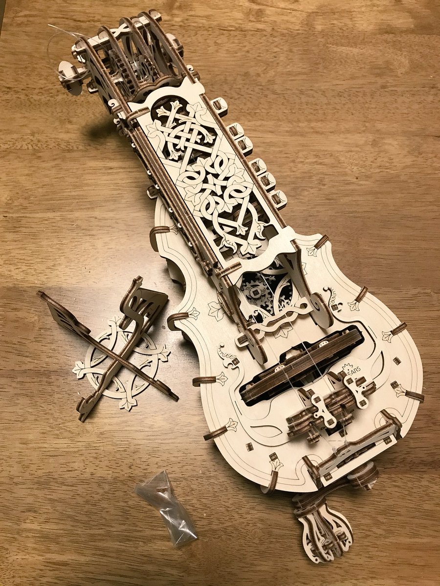 久野幹史 ハーディガーディ Hurdy Gurdy 奏者 Twitter પર 台座も組んで 弦を張りました あとはホイールに松脂を塗って 弦にコットンを巻きます 完成披露試奏会は10 15 江戸川橋ギャラリーniwにて T Co Jaltu22yar ハーディガーディ ハーディー