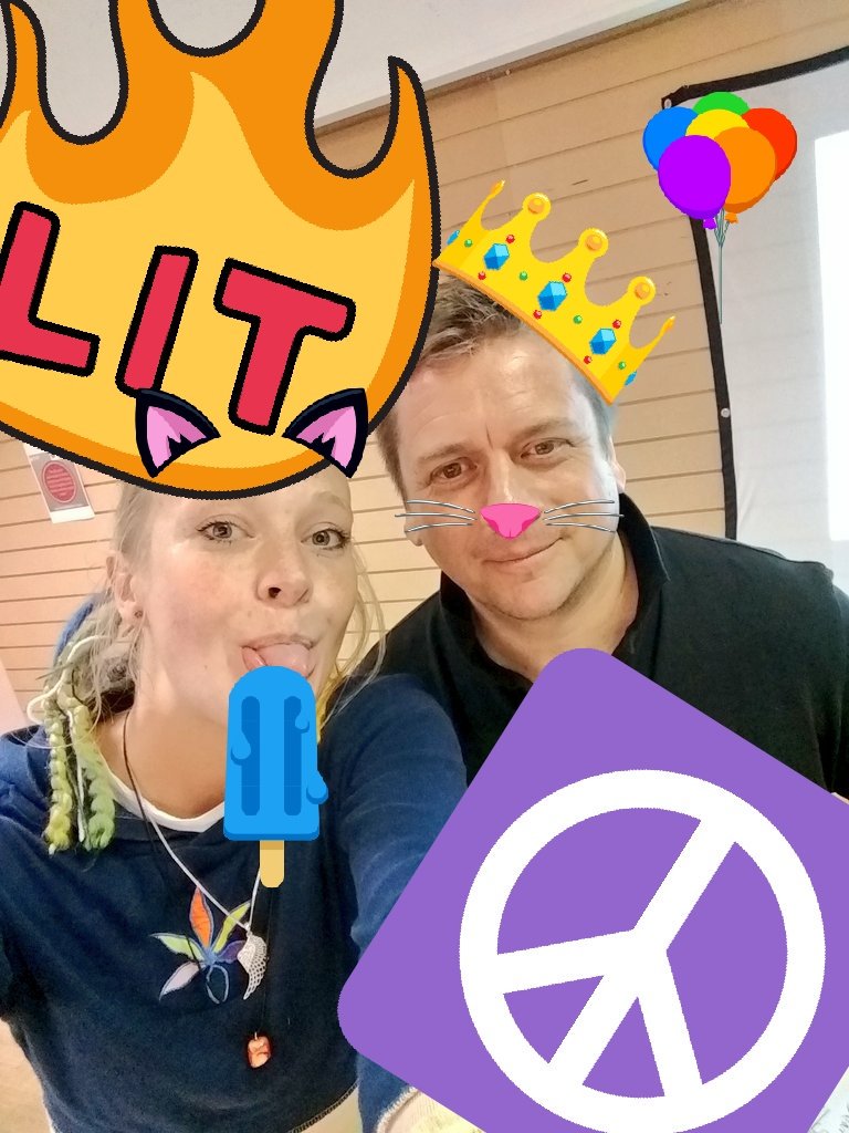SophieJoanneArt's tweet photo. @simonjpaine I love the the @popUPbusiness school!!! they make my heart sing, just like the fairy painting magic✨🦄🌠☯️🍭🍬✨☀️🌈💞#popupbusiness #learninghowtotweet #rockstars #iamanartist tehehe https://t.co/9RVkYAMxfg