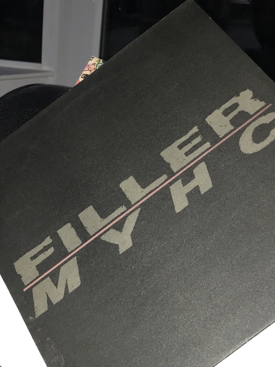 crimsonavenger's tweet image. Staying in playing a few records. #vinylsolution