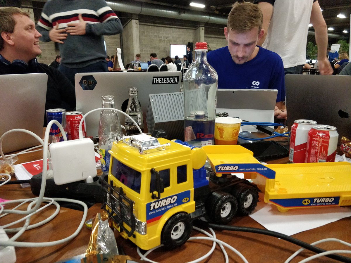 jonasSnellinckx's tweet photo. Just hacking away at #chainPORTHACK Come and check out our cool props. @Chainporthack #blockchain #iot #port https://t.co/jm7RNtfqC6