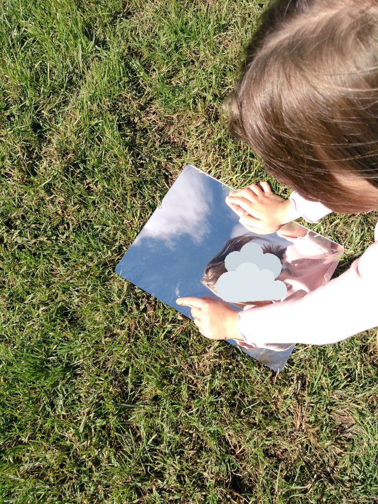 kmaverlitc's tweet photo. KM went out to observe the colors of the sky and the clouds for our sky canvas. We met a family of deer and followed their tracks. "I found a Cirrus cloud!" #thecloudbook #aftertherain #kindergarten https://t.co/WJJcLLM19g