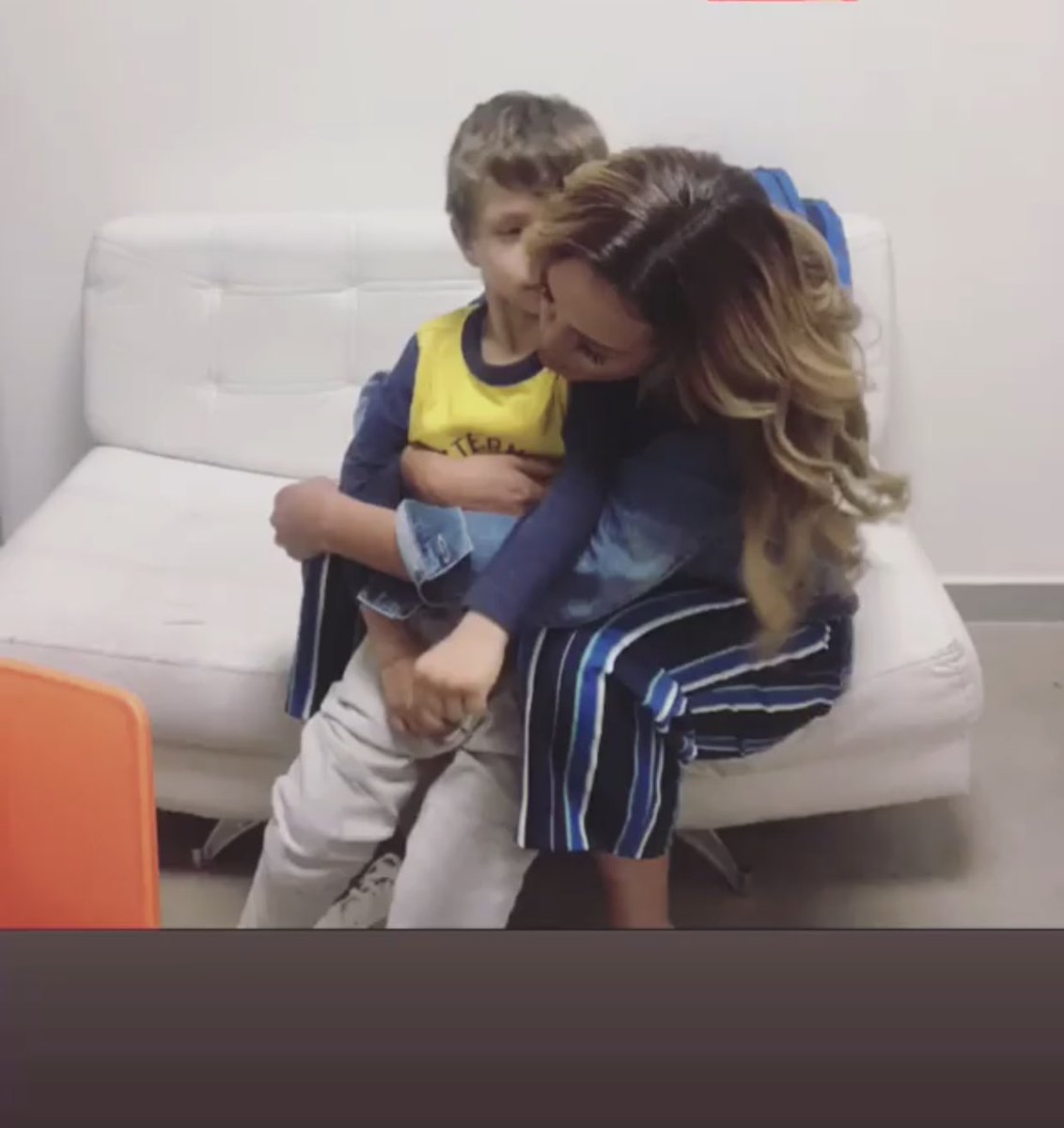 LaNashhhh's tweet photo. Linda Angie con Antoñito 😍😍😍 @_sheyoficial @arizaga_a https://t.co/n5J9NrS6FZ