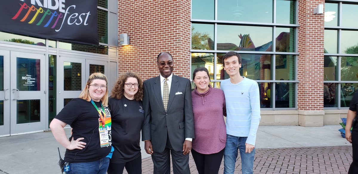 pspsigma's tweet photo. Brothers hanging with the university president at pride fest. 🏳️‍🌈 https://t.co/AYPf6JIanv