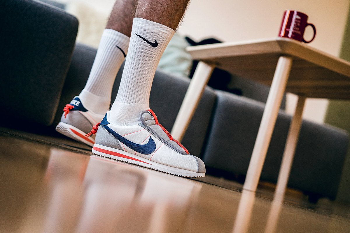 kendrick lamar house shoes on feet