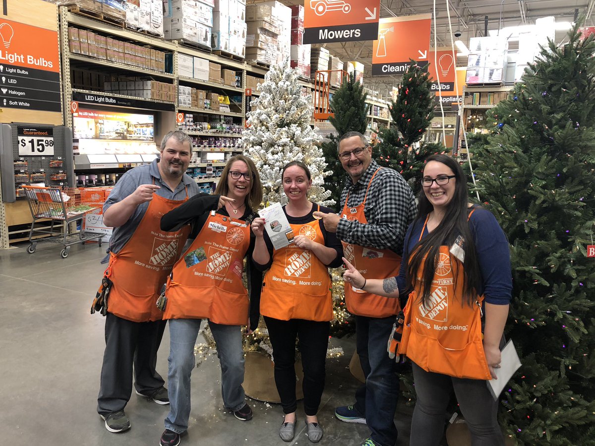 Guess who received their Platinum today? That’s right, our very own Bobbi. Excellent job by an exceptional employee. <a href="/BrendanNixon7/">Brendan Nixon</a> @kp20mu <a href="/alittleearthy/">Michelle Sercu</a> <a href="/MrsBlue92514/">BLew</a> #goingthedistanceforourteam