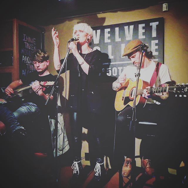 Jo-Jo O’ &amp; The Woods surprise set at the <a href="/thevelvetolive/">Velvet Olive</a> open mic 10.11.2018 #reddeer #livemusic #isleofwight #lacombe #jojooandthewoods #openmic #downtownreddeer #yqf #reddeerscene ift.tt/2NDSh7N