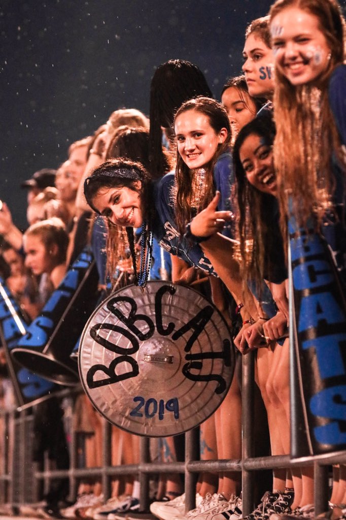 jessicaye279's tweet photo. jyeetprods WILL be at the bnhs/carroll game. ๐ธ #ushouldtoo #rainorshine https://t.co/mvBkwVWFLq