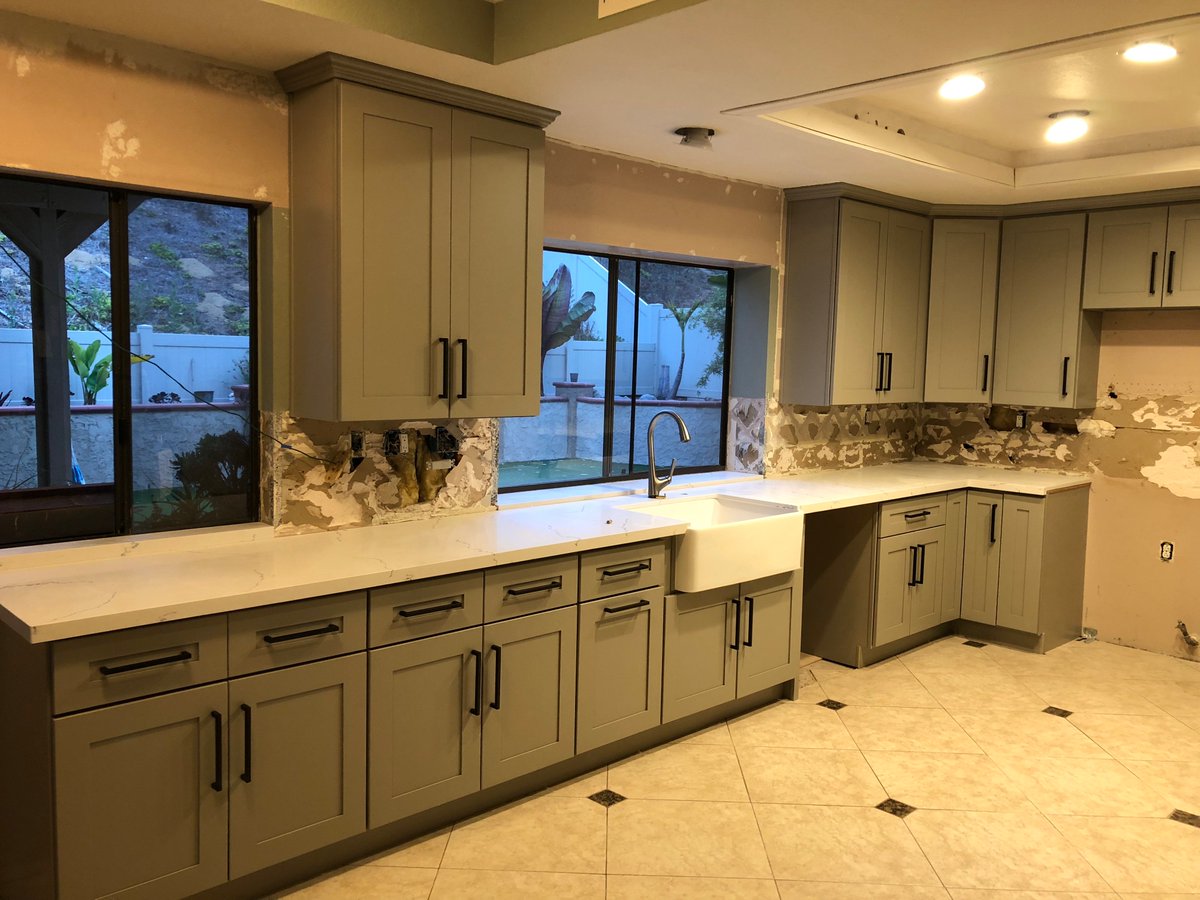 CABINETDIRECT1's tweet photo. Gray Shaker Solid Wood Kitchen Cabinetry with Quartz Counter Tops, White Porcelain Apron Farmer style sink https://t.co/cpp6YQMfsA