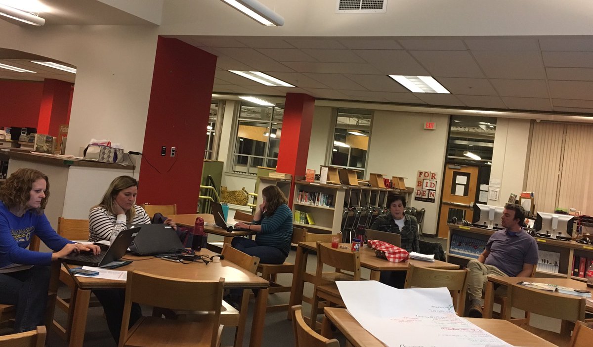 SNHUVTCampus's tweet image. St. Johnsbury Cohort working hard on a Friday night! #SNHU #SNHUVT #VTEd #ForTeachersByTeachers