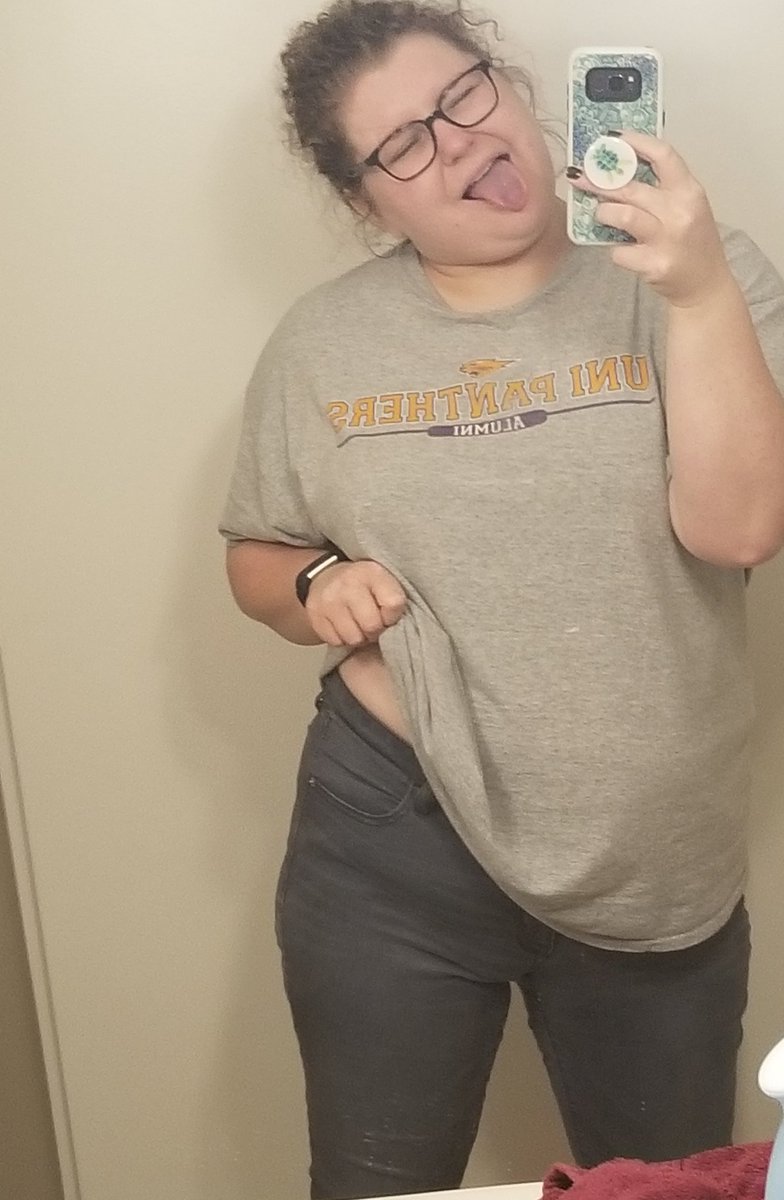 always_love3574's tweet photo. Was going through some old clothes I'd been saving for whenever i started getting in shape again - just tried on a pair of jeans i haven't worn since freshman year of college (when i was near my goal weight) - made me feel good! #progressisreal https://t.co/OA1PjOUShS