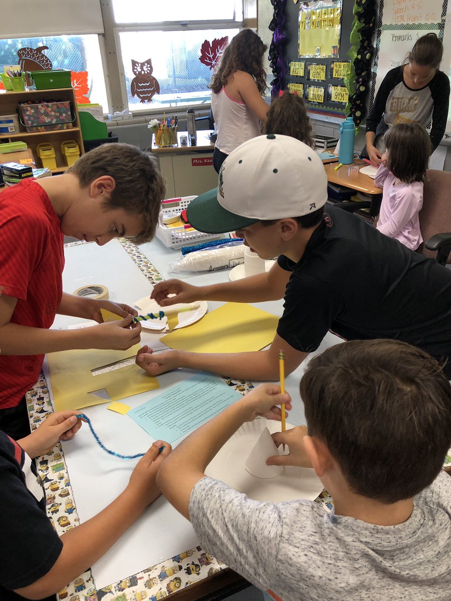 MsJofLINCOLN's tweet photo. #fridaystemchallenges are the best challenges!! #firstgradefriends visit #fifthgrade 🚀🚀🚀 https://t.co/7j2ebOiCD8