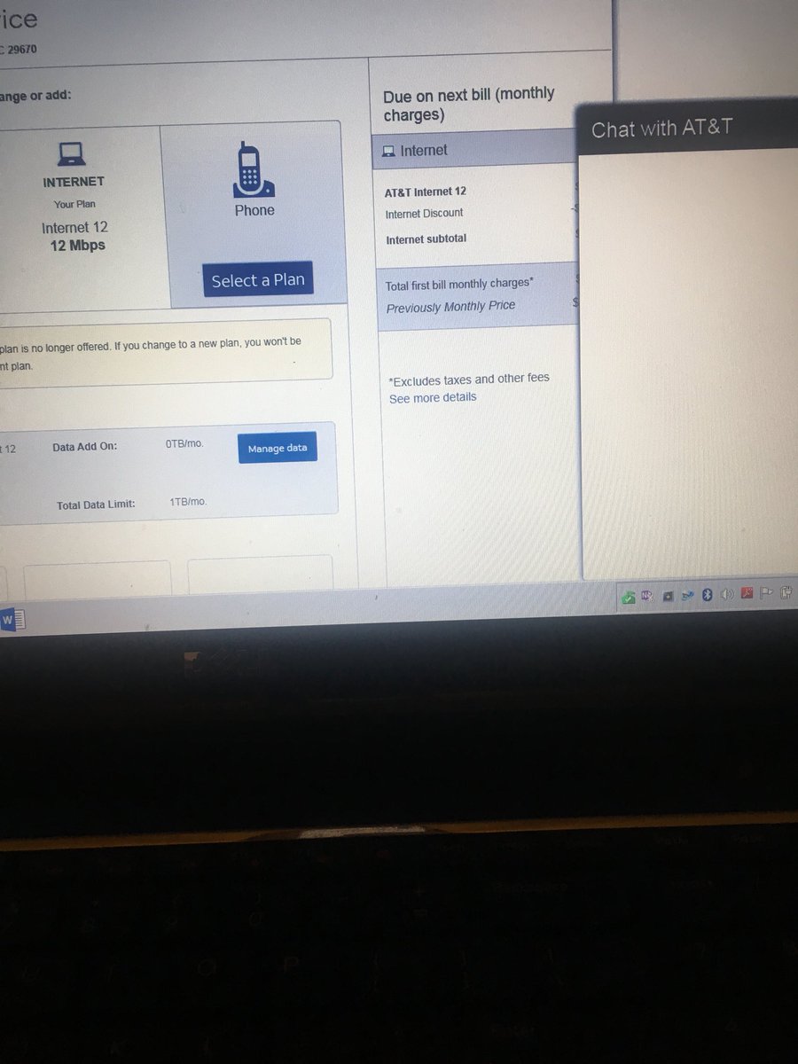 LanieFord's tweet photo. When you’d love to live chat w @ATT about requesting a greater download speed butttttttt the internet is too slow 😐 https://t.co/ZxdEFX3jhv