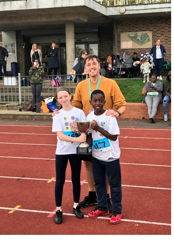 WavePhysical's tweet image. Some very happy team captains and head teacher. Congratulations to @woodberrydownN4 who won the @NewWaveFed sports day. A massive well done to @shacklewell and @grazebrook who will surely be back stronger next year. It was truly fantastic day for all involved. #Athletics #NWFed