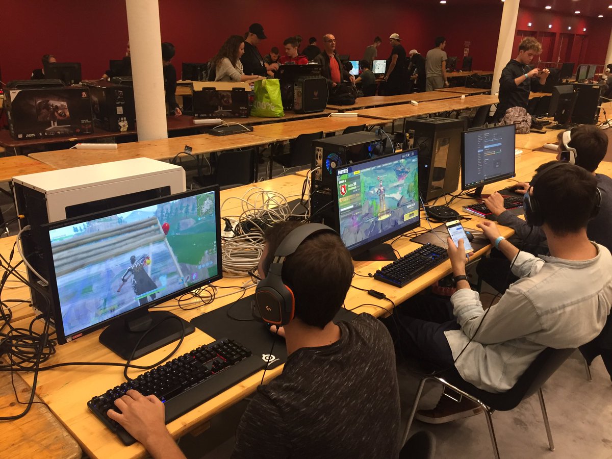 Fortnite Lan Setup Kyklos Tv On Twitter Apres Le Stand Voici Le Setup De La Team Fortnite De Kyklosgaming Cc Thedbg Bl Adrien Ftnria Derzone1 Esport Lan Vga2018 Lanex Https T Co Sa5o6ig6tm