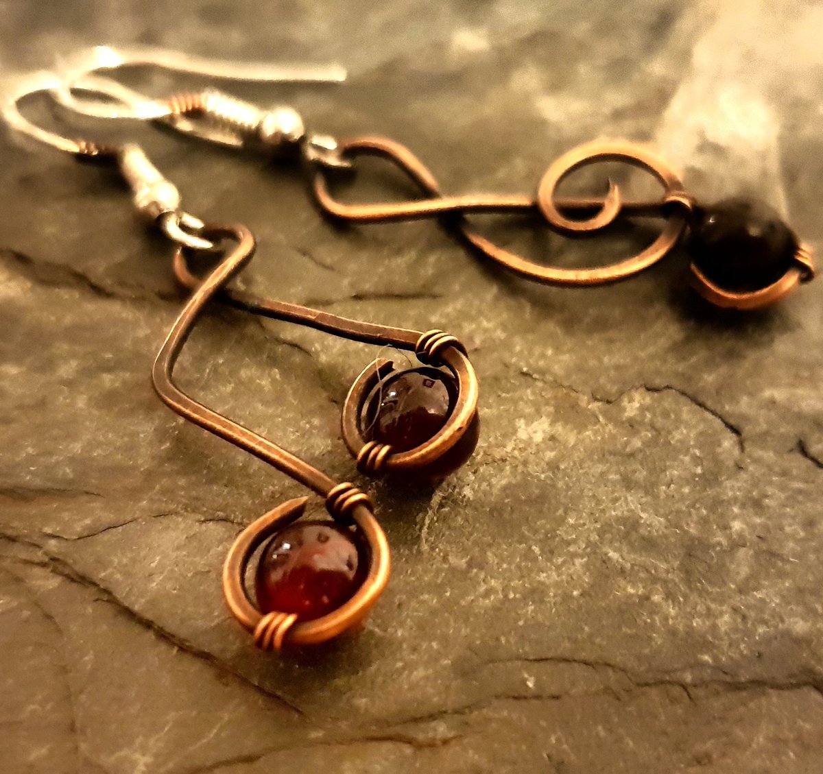 RoutsRocks's tweet photo. We've been playing with some new ideas at #RoutsRocks and we're loving them! #FridayFeeling #TGIF #TGIFriday #FeelGoodFriday #FeelGood #HappyFriday #GoodTimes #PositiveVibes #Copper #CopperWire #Earrings #Stunning #Handmade #HandCrafted #FamilyBusiness #Musical #Music #MusicNotes https://t.co/SJ4N8V2aTC