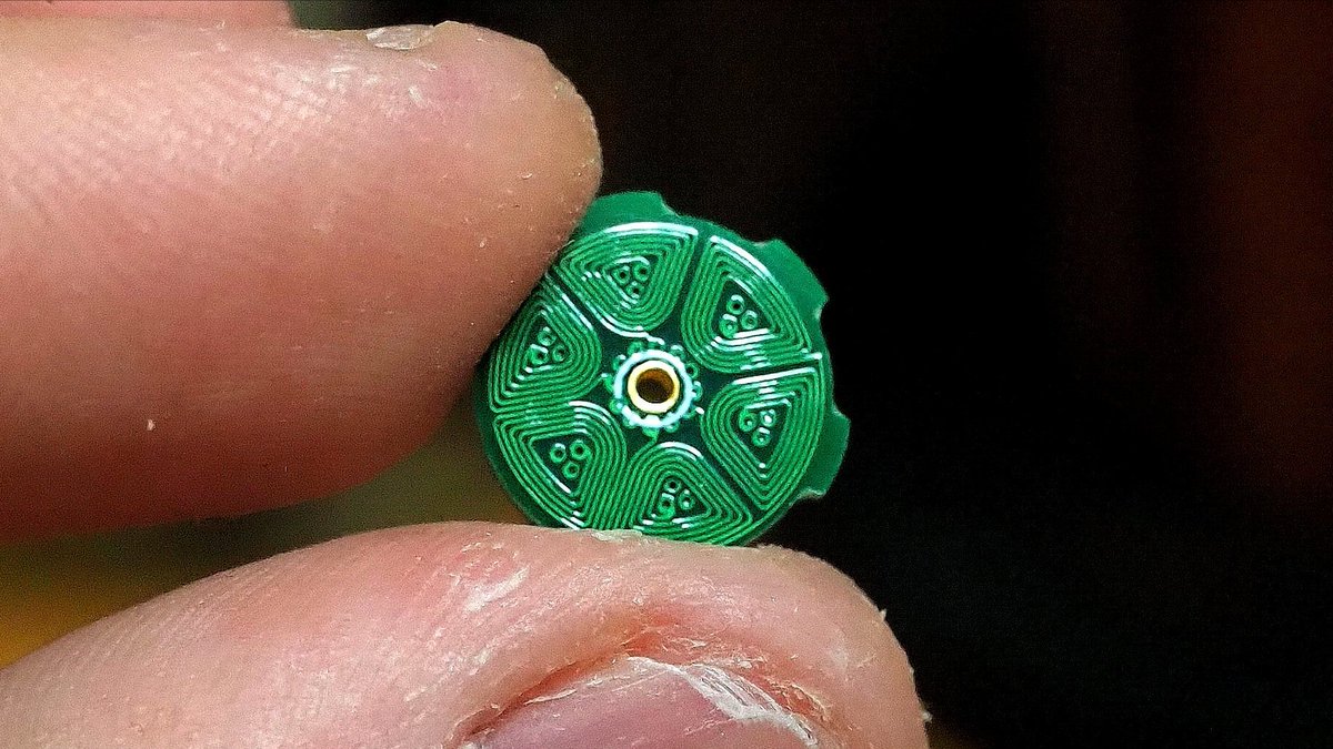 BugejaCarl's tweet photo. Bottom side #6layer #PCBMotor https://t.co/rquchSV5aV