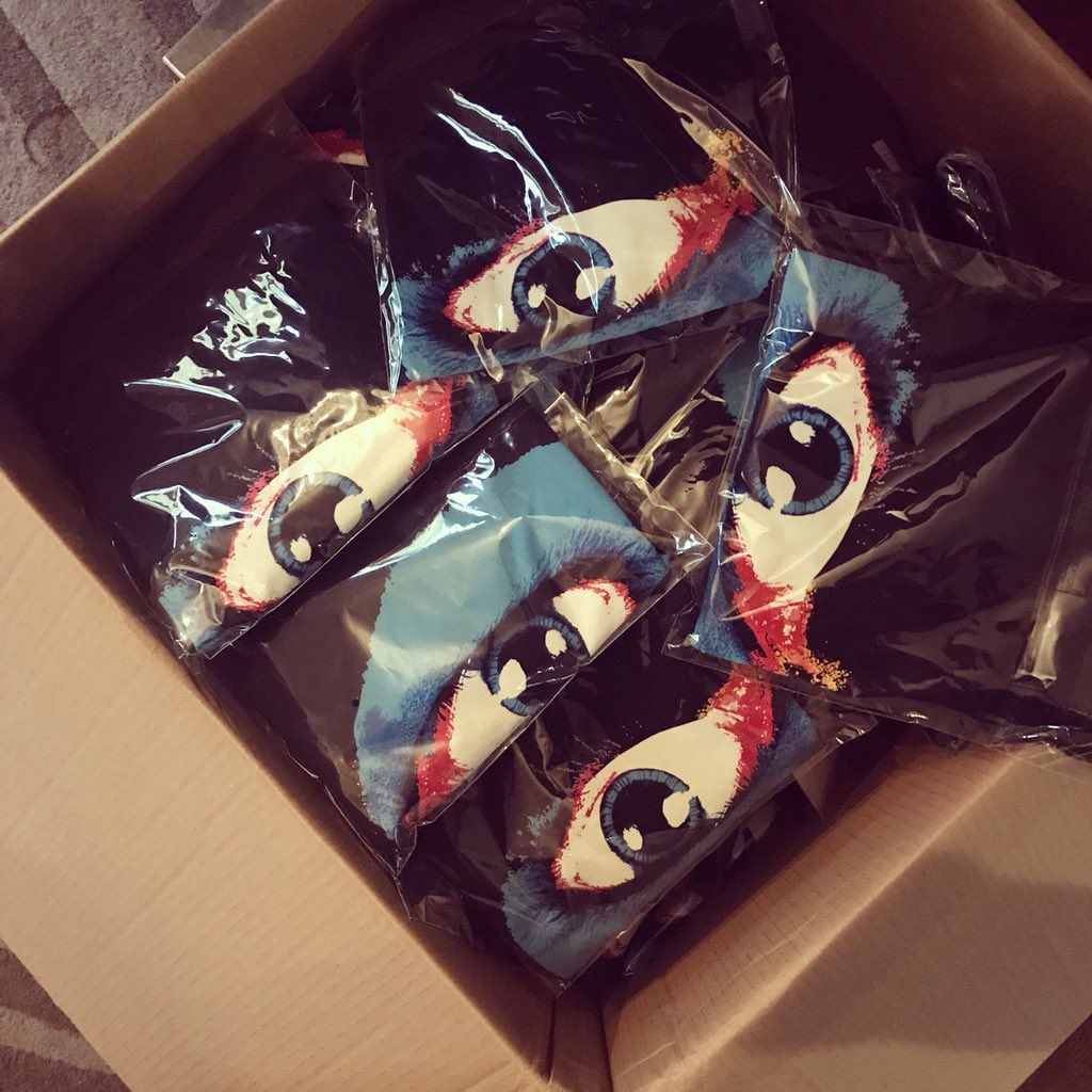 BowieCollective's tweet image. Eye eye, merchandise has arrived👊⚡️ on sale at our show in 20th October @TheForumBath @bathlive @visitbath @BathEcho @BathEchoWO @Createdinbath @TheBathGuide @bathgigsbands @TotalBath @BathGigs @TheBathonian
