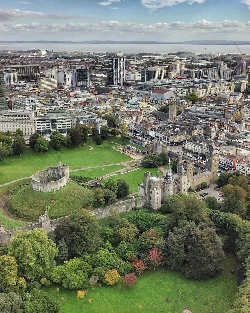 visitwales's tweet photo. 🌳🏙Cardiff Castle &amp; City Centre, with Severn Estuary beyond. Image by https://t.co/V8Mx2euLQM #FindYourEpic https://t.co/WHsf6nRC5i