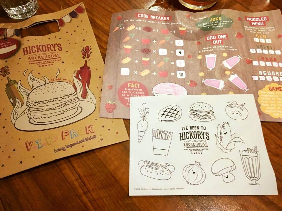 BizziBags's tweet photo. Big thumbs up from Lewis, enjoying the branded activity packs at @Hickorys_ Rhos-on-Sea๐ #childrensactivitypacks #childrensmenu #familyfriendly https://t.co/i5zsmWx9pb