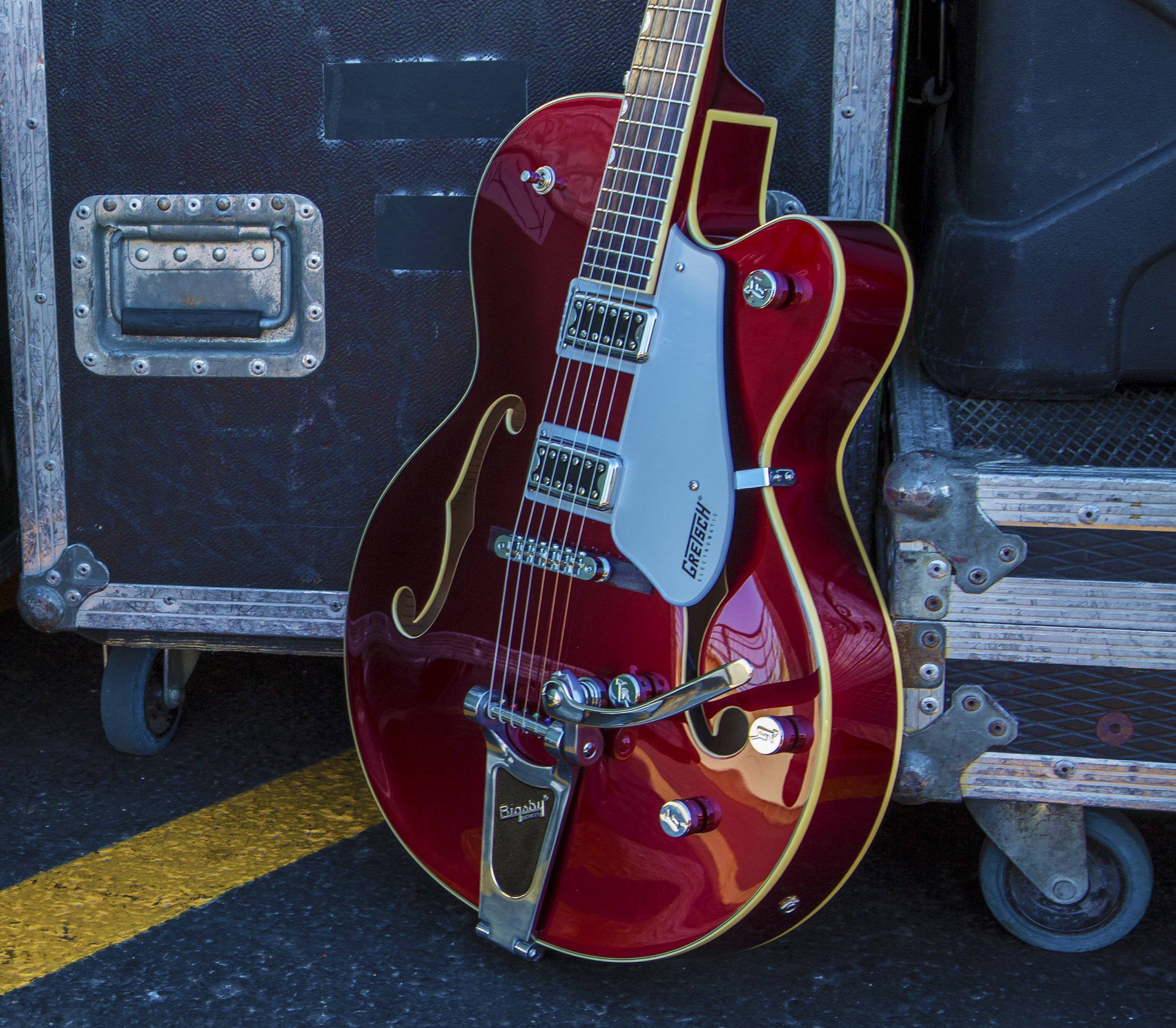 Gretsch g5420t candy apple red online