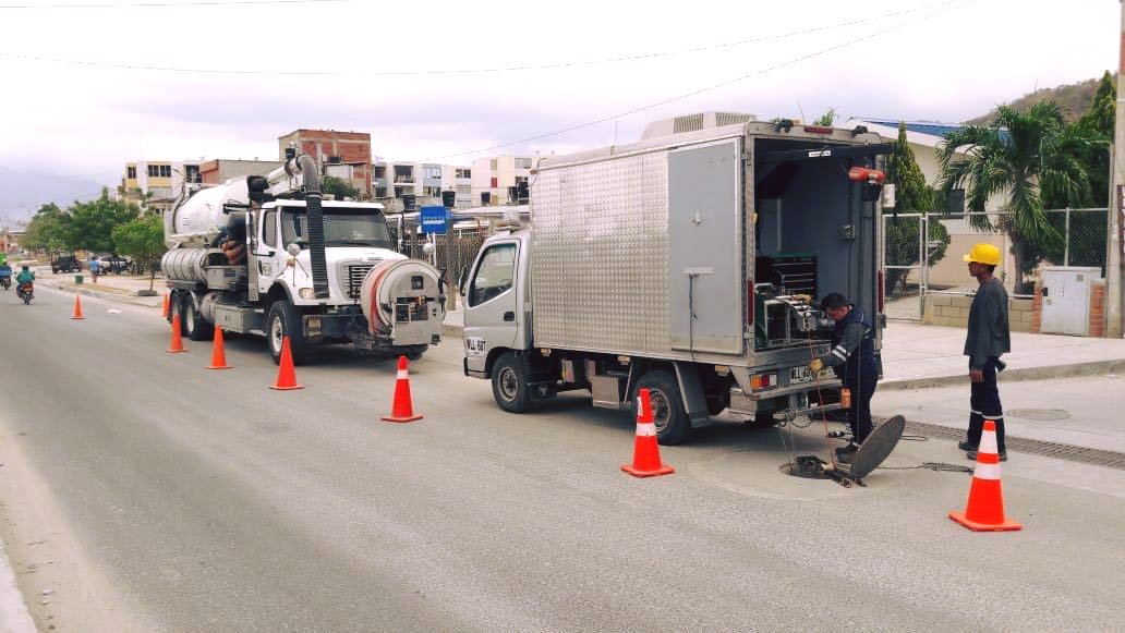 vactormfg's tweet photo. A 2100 series unit working hard in Colombia #Vactor #WorkAssured https://t.co/L5zj9YePmt