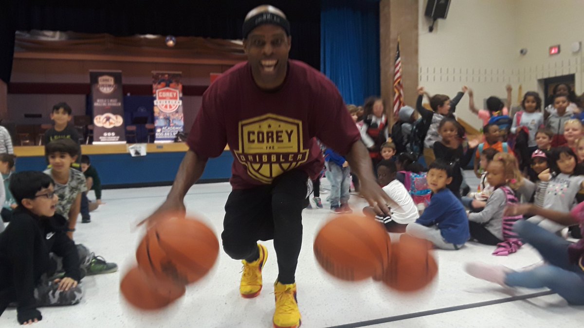 MTL_LMPrincipal's tweet photo. Larchmont Bears learned about respect and persistence from Corey the Dribbler!
#LearningGrowingWorking2gether
#Coreythedribbler
#Iamthedribbler
#LarchmontPTORocks https://t.co/LjJtmrJ3Ua