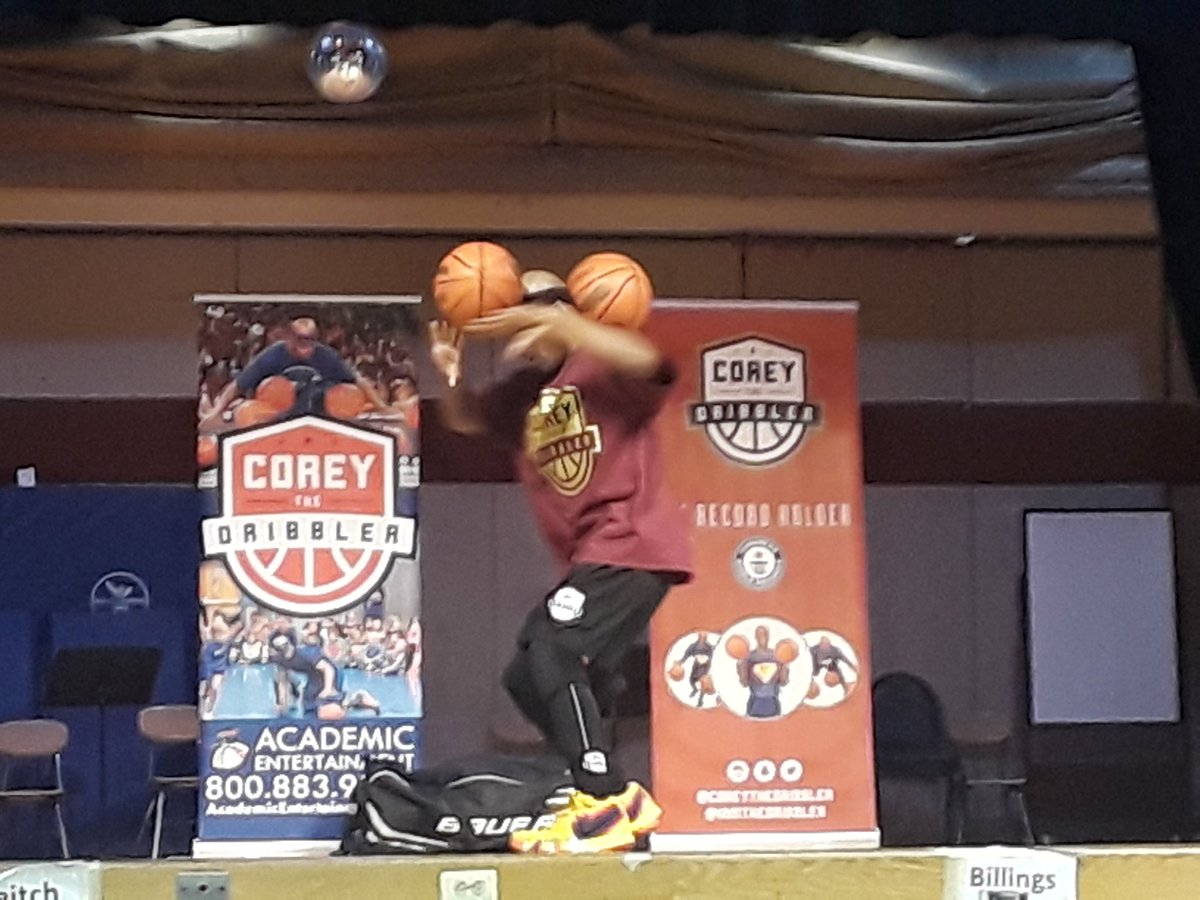 MTL_LMPrincipal's tweet photo. Larchmont Bears learned about respect and persistence from Corey the Dribbler!
#LearningGrowingWorking2gether
#Coreythedribbler
#Iamthedribbler
#LarchmontPTORocks https://t.co/LjJtmrJ3Ua