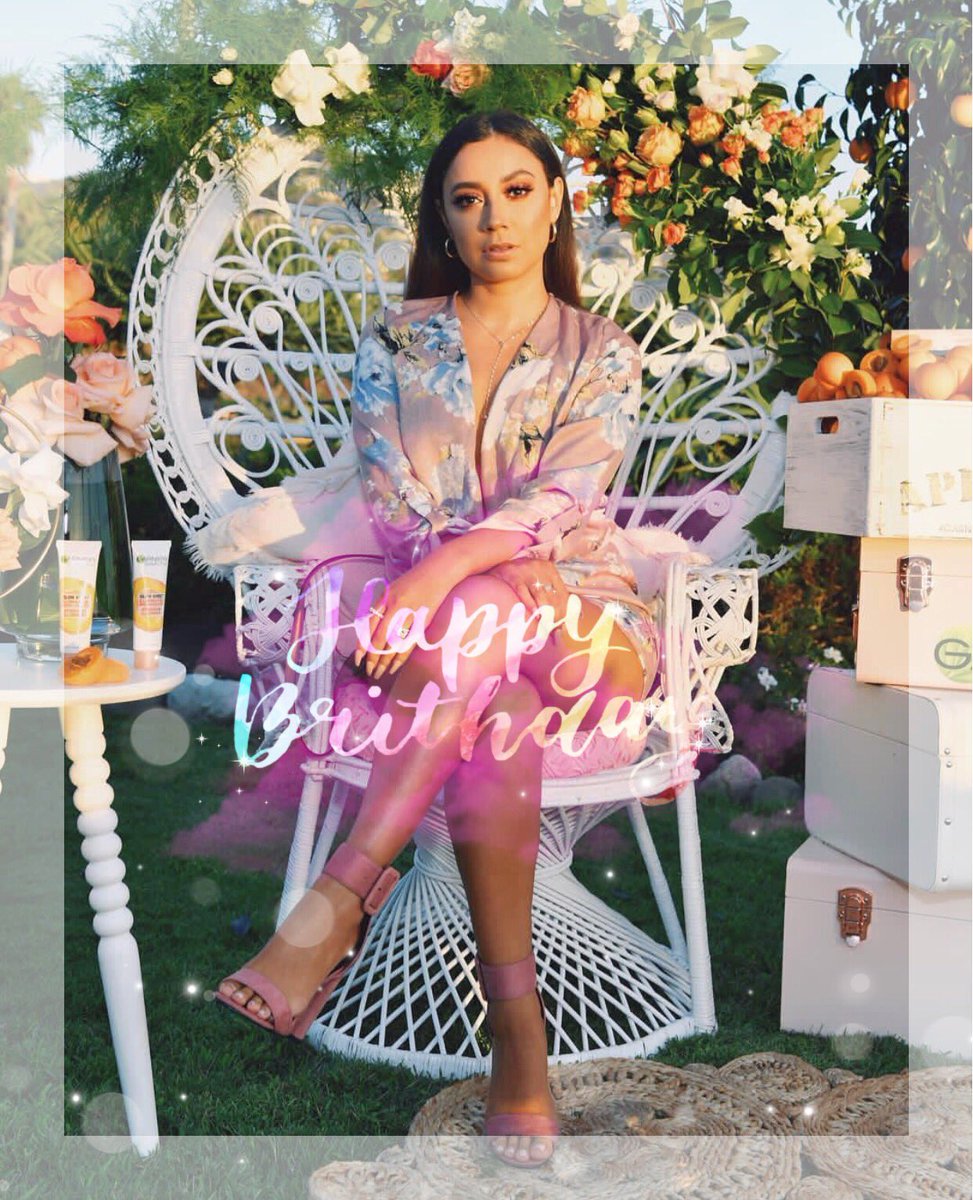 LaChulaFans's tweet photo. Happy birthday Baby!! 🎉 Tu familia chula te ama mucho mucho ❤️ Disfruta este día Ale, te mereces muchas de las grandes bendiciones que tiene Dios para tu vida. Eres increíble 😘
@styledbyale https://t.co/XodrtLg87Z
