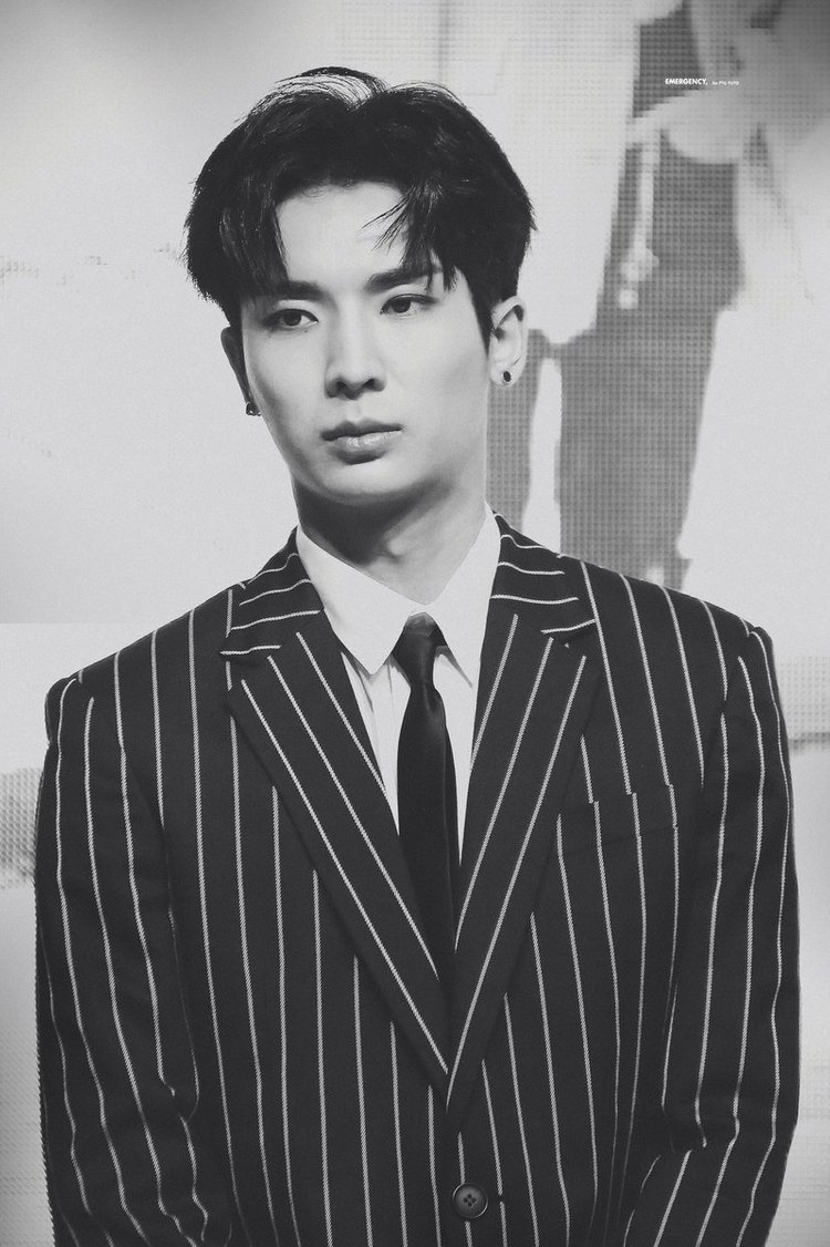 PENTAGONBrasil's tweet photo. [#2YearsWithYuto] 😎 #유토

☆.｡.:* ✨ Serious Yuto Appreciation Post ✨*:.｡.☆ https://t.co/1U0zro0roR