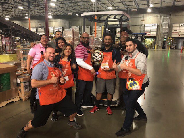 5087Rdc's tweet photo. The key 2 team recognizing associates that deliver on the orange promise. These are are our champions of customer service https://t.co/fuzhEfNcvl
