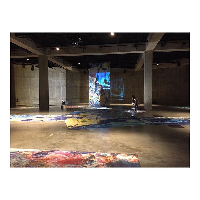 SarahAllen0's tweet photo. Installing today with Maya Rochat for her DJ painting performance in the Tanks on Sunday. Get your tickets on Tate website #shapeoflight #mayarochat #livinginapainting #tatemodern #london https://t.co/vGJmwffw8b https://t.co/jj8SmwJQsC