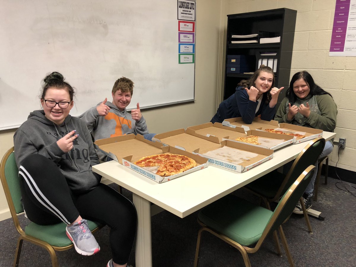 _Amie_Stone's tweet photo. Students @WBHSGovernors earned pizza and a movie for having the highest monthly class points earned on Language Live in the District! @VoyagerSopris #bcsrocks #gogovs #hardworkpaysoff https://t.co/HhgegKGhI9