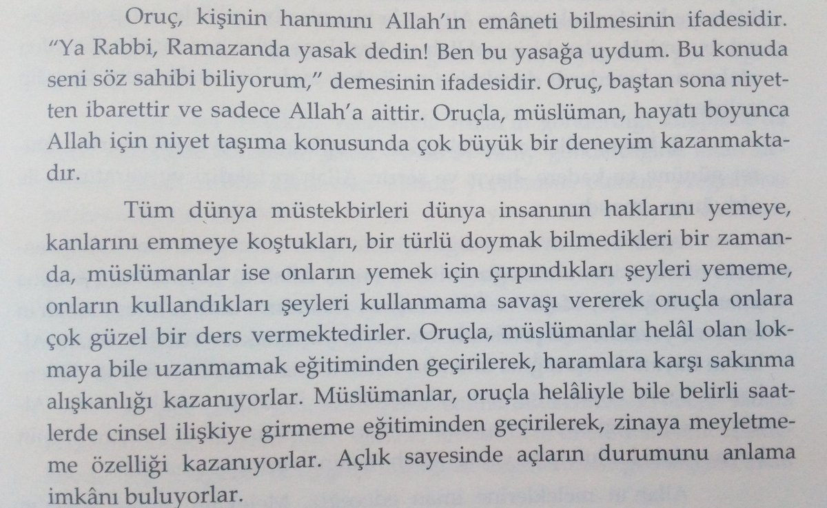 Oruç ile bizler helal lokmaya bile uzanmamak eğitiminden geçirilerek, haramlara karşı sakınma alışkanlığı kazanıyoruz.
Eşlerimiz bize helal ama oruç ayında uzak duruyoruz, bu sayede zinaya meyletmeme özelliği kazanıyoruz.