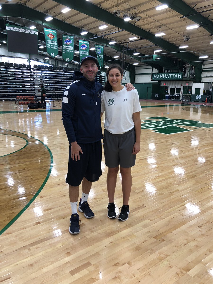 CoachNickV's tweet photo. Awesome time at Manhattan today. Good energy, strong young talent & excellent coaching. Thanks @heathervulin & @Coach_Sahar for having me. https://t.co/lElW6WQzbb