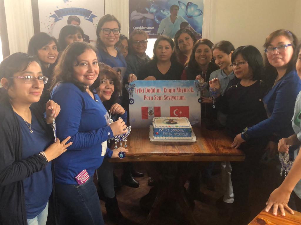 Diana_EAF's tweet photo. Feliz cumpleaños #EnginAkyürek 🤗🎂 Peru seni seviyor! 🇵🇪💖🧔
#BirthdayEnginAkyurek 
#AkyrkFest
#LegiónAkyürekPerú https://t.co/zGPd3FNQTX