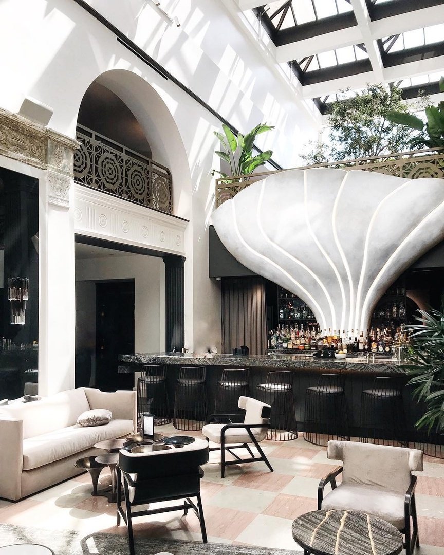 MayfairHotelLA's tweet photo. The casually sophisticated design of The Mayfair, from the visionary Gulla Jรณnsdรณttir, continues to wow visitors with its opulent 1920s vibe, stunning details and provocative touches. Come be wowed. #iconicMayfair #MayfairHotelLA https://t.co/X9JOehkrMN