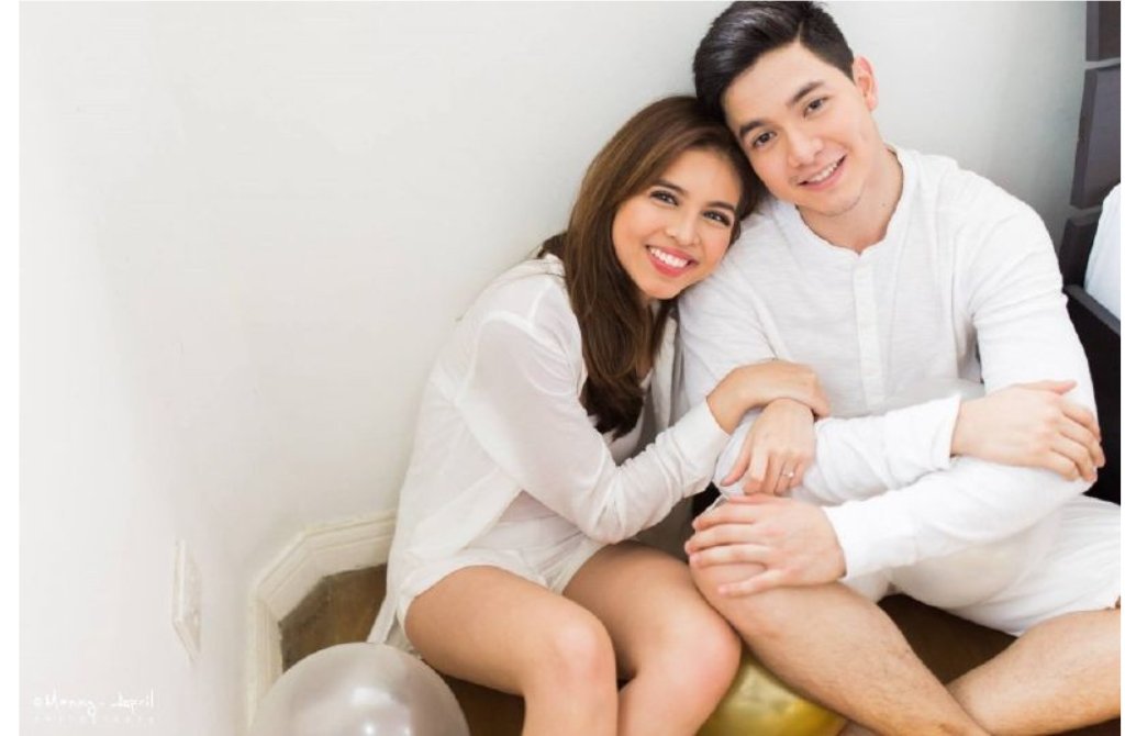 I don’t need expensive stuff to make me happy. All I need is someone who’s always there even when the whole world’s walking out.

@OFCALDubKoTo 
<a href="/ALDUBNation/">ALDUBNation</a> 
<a href="/officialaldub16/">OFFICIAL ALDUBMAIDEN 16</a> 

#ALDUBSanaLagi