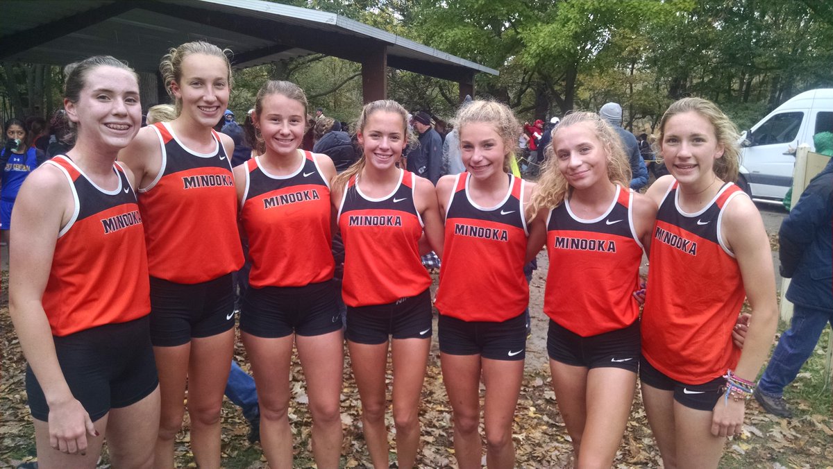 Minooka girls win another SPC cross country championship scoring 38 points to win by four over Oswego.@kgummerson @MinookaXC @PPCSportsMCHS