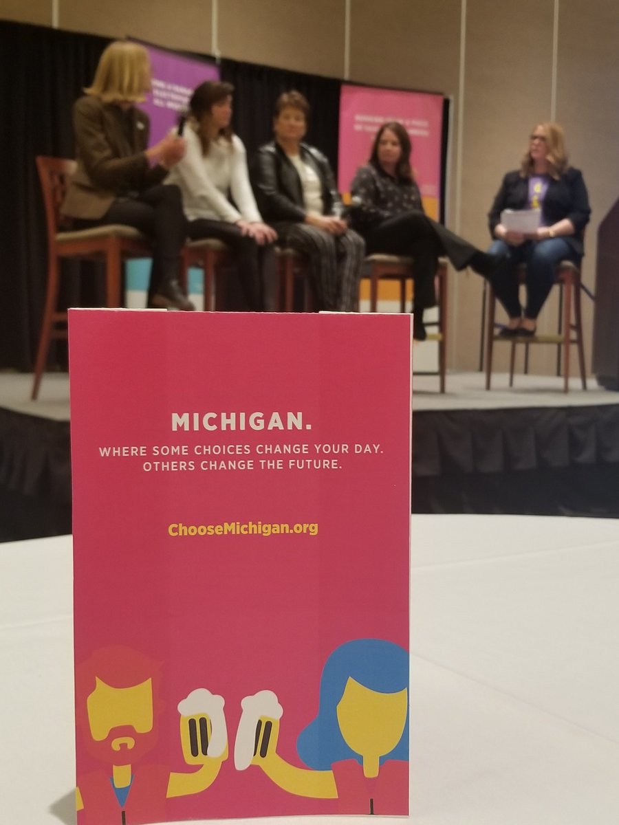 DetroitDegrees's tweet photo. Proud to be on stage with our #talent partners across the state #choosemichigan @hellowestmichigan @AnnArborSPARK @LetsDET to share best practices in talent retention and attraction #D3talent @DetroitChamber (P.S. Can't help but recognize the amazing #womenleaders in this space!) https://t.co/a512c680u2