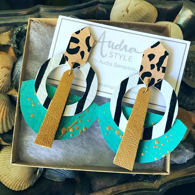 AudraStyleArt's tweet photo. Heading to Australia today! So cool!! 🇦🇺 #worldwide #handpaintedearrings #audrastyle
❤️ .
.
.
.
.
.
.
.
.
#brandambassador #brandrepsearch #brandambassadorsearch #brandambassadorswanted #brandambassadorwanted #influencerswanted
#bigearrings #ooakjewelry… https://t.co/G7luGonoth https://t.co/9AE8nnCu81